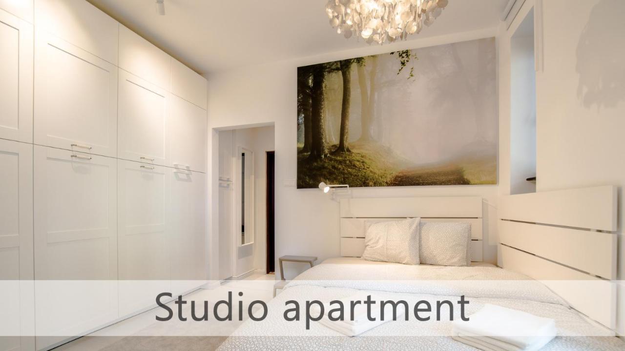 White Apartments With Ac By Kovee Μπρατισλάβα Εξωτερικό φωτογραφία